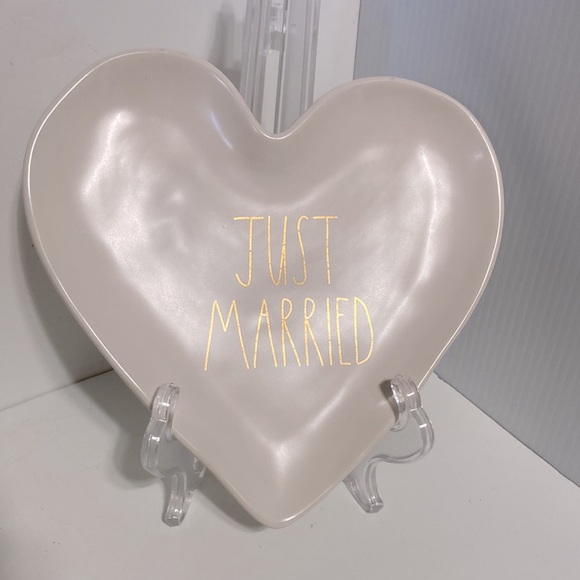Rae Dunne JUST MARRIED Heart Shaped Trinket Jewelry  Wedding Display Plate - Picture 2 of 8
